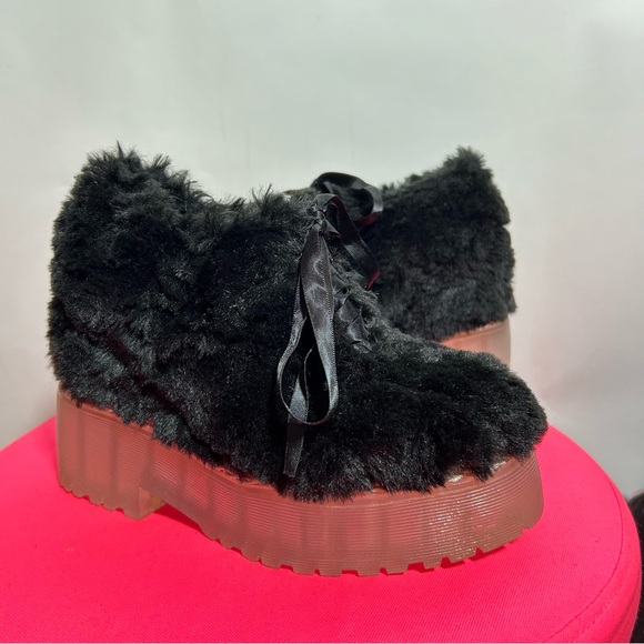 🖤🖤🖤 Jeffrey Campbell Fuzzed fuzzy fuzz black booties with clear platform - Picture 5 of 9